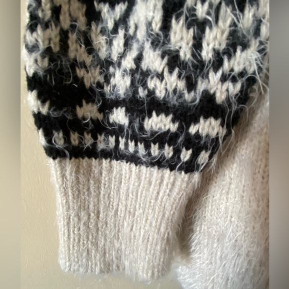 Cozy Knit Patterned Sweater - Black and Beige - Picture 2 of 5